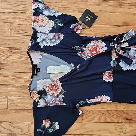 Fortune + Ivy, Irene Faux Wrap Brushed Knot Maxi Dress, Navy Floral, Size Medium - Picture 2 of 4